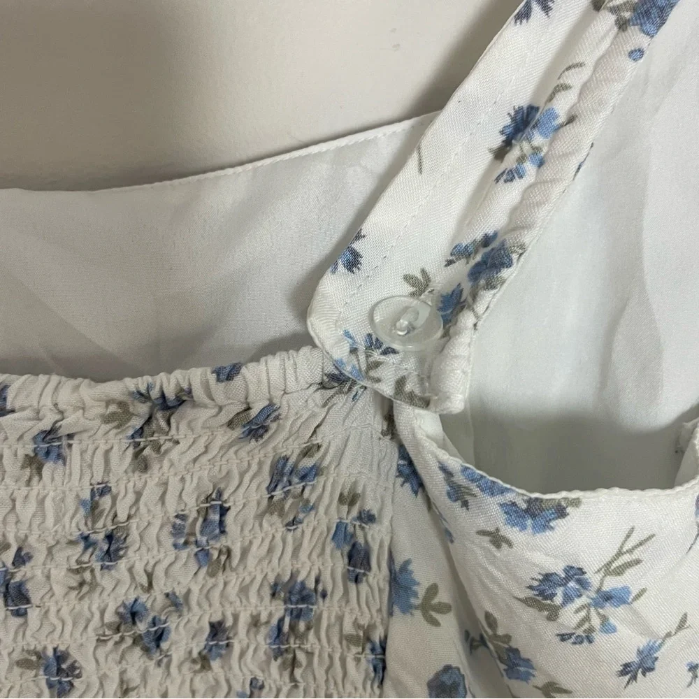 [Hollister] White & Blue Floral Print Cottagecore Coquette Cropped Tank Top - Picture 9 of 9